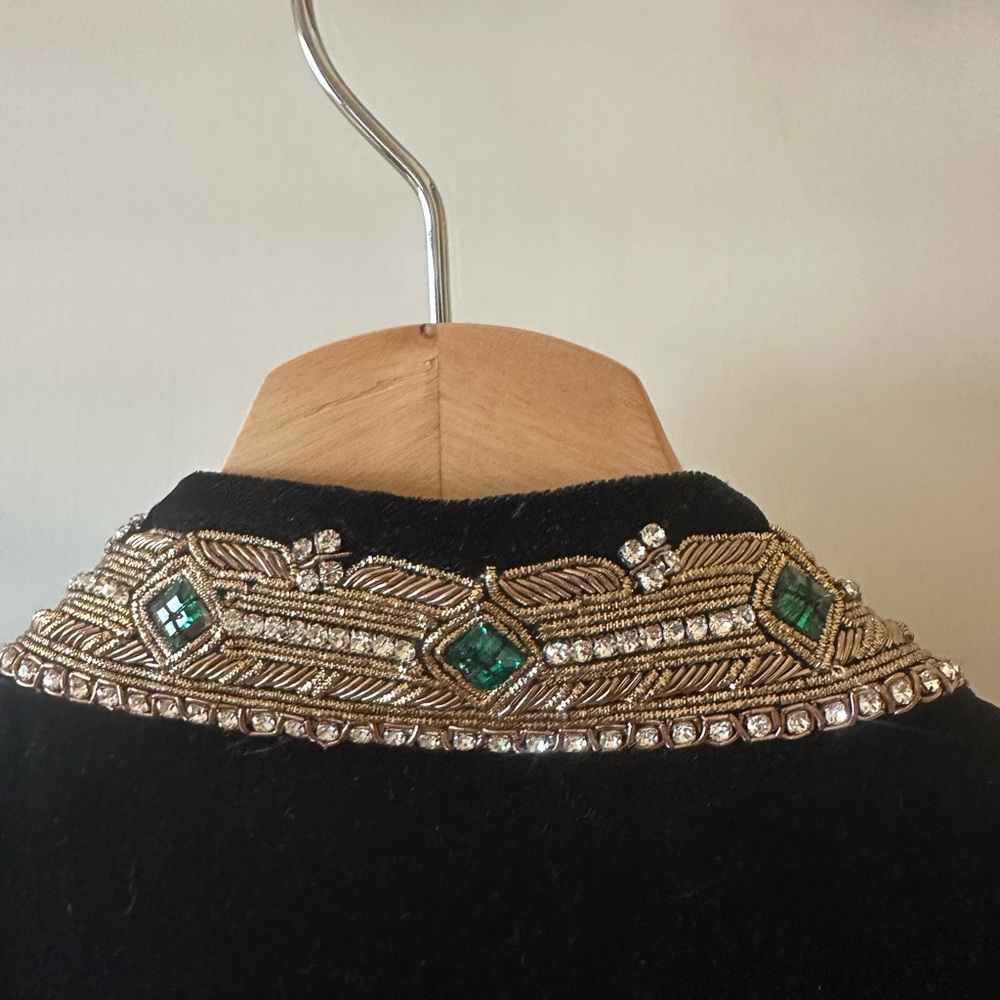 Elegant Black Embellished Women's Top - Picture 11 of 11